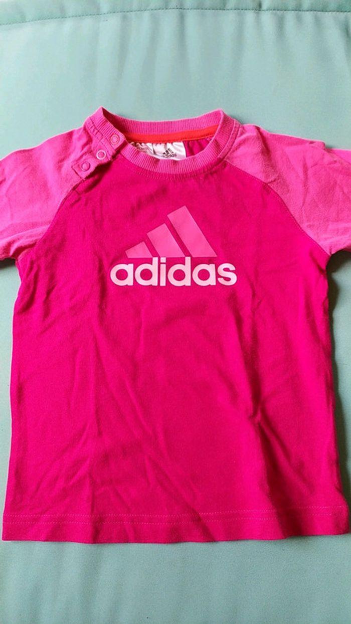 Tee-shirt Adidas 12-18 mois - photo numéro 1