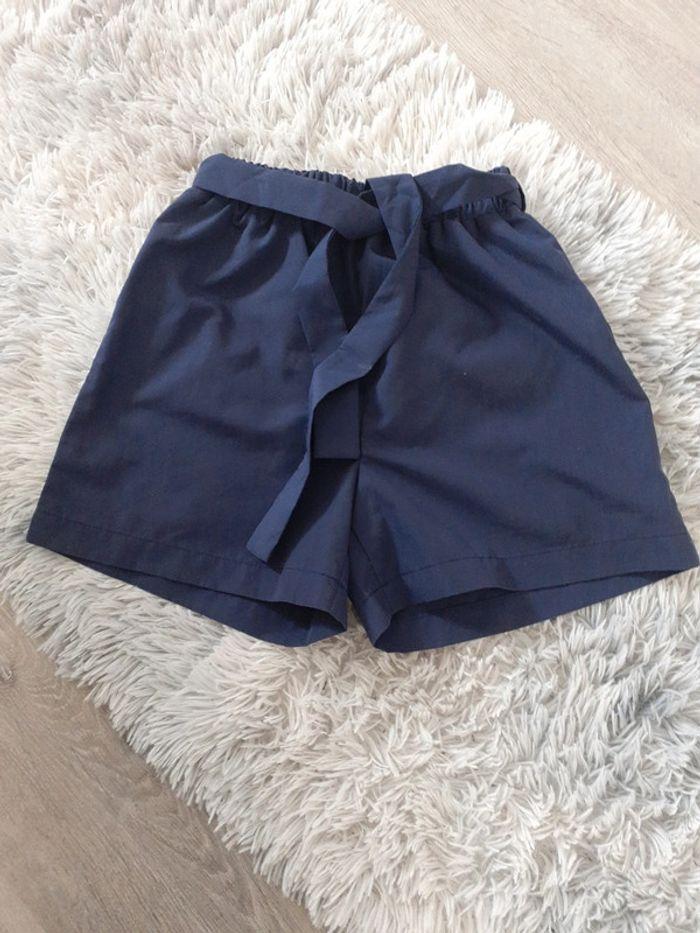 Short avec ceinture bleu nuit shein 10 ans neuf - photo numéro 1