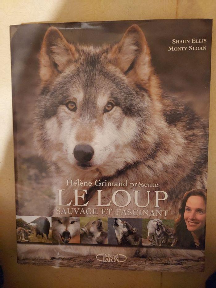 Livre  le loup sauvage et fascinant - photo numéro 1