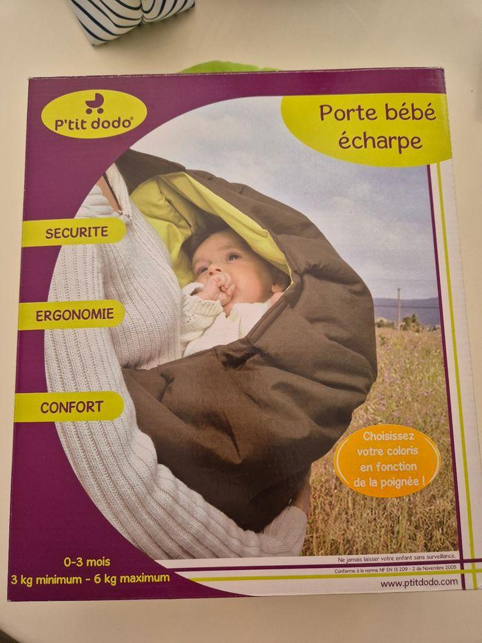 Porte bébé écharpe - photo numéro 1