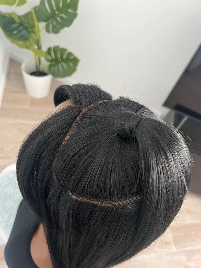 Perruque noire lisse lace front avec chignon - photo numéro 16