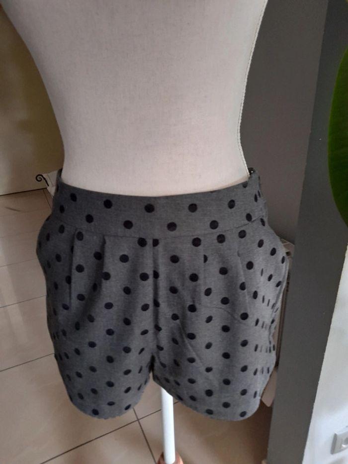 Short Naf Naf Taille 38 - photo numéro 2