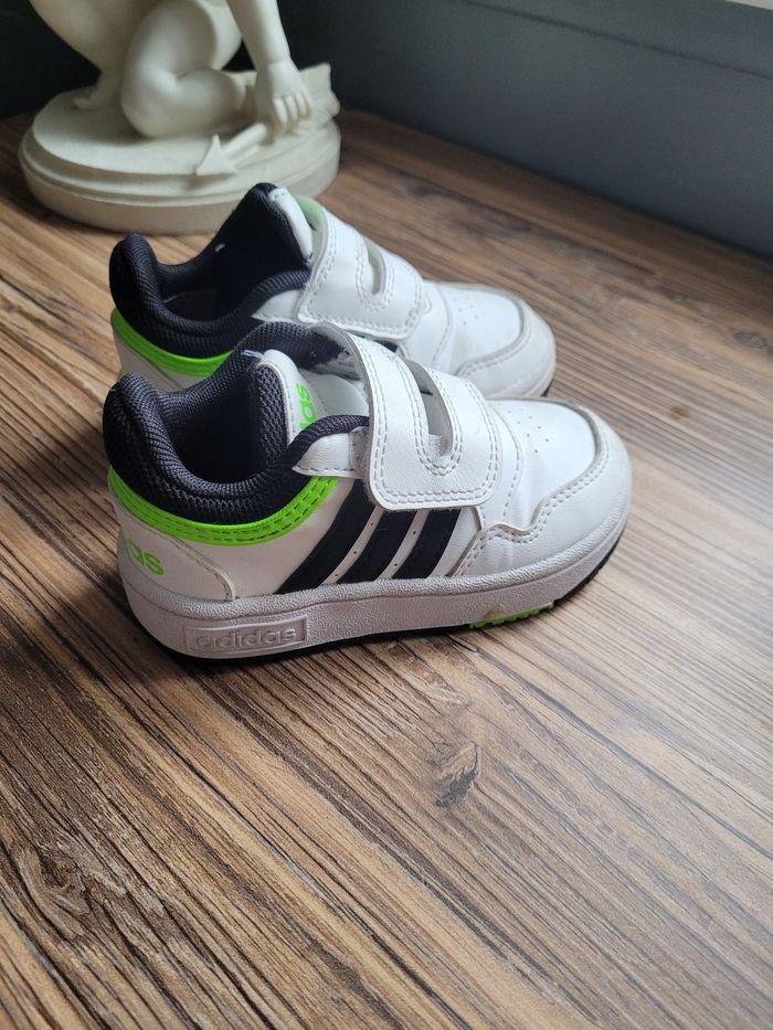 Basket adidas taille 23 - photo numéro 1