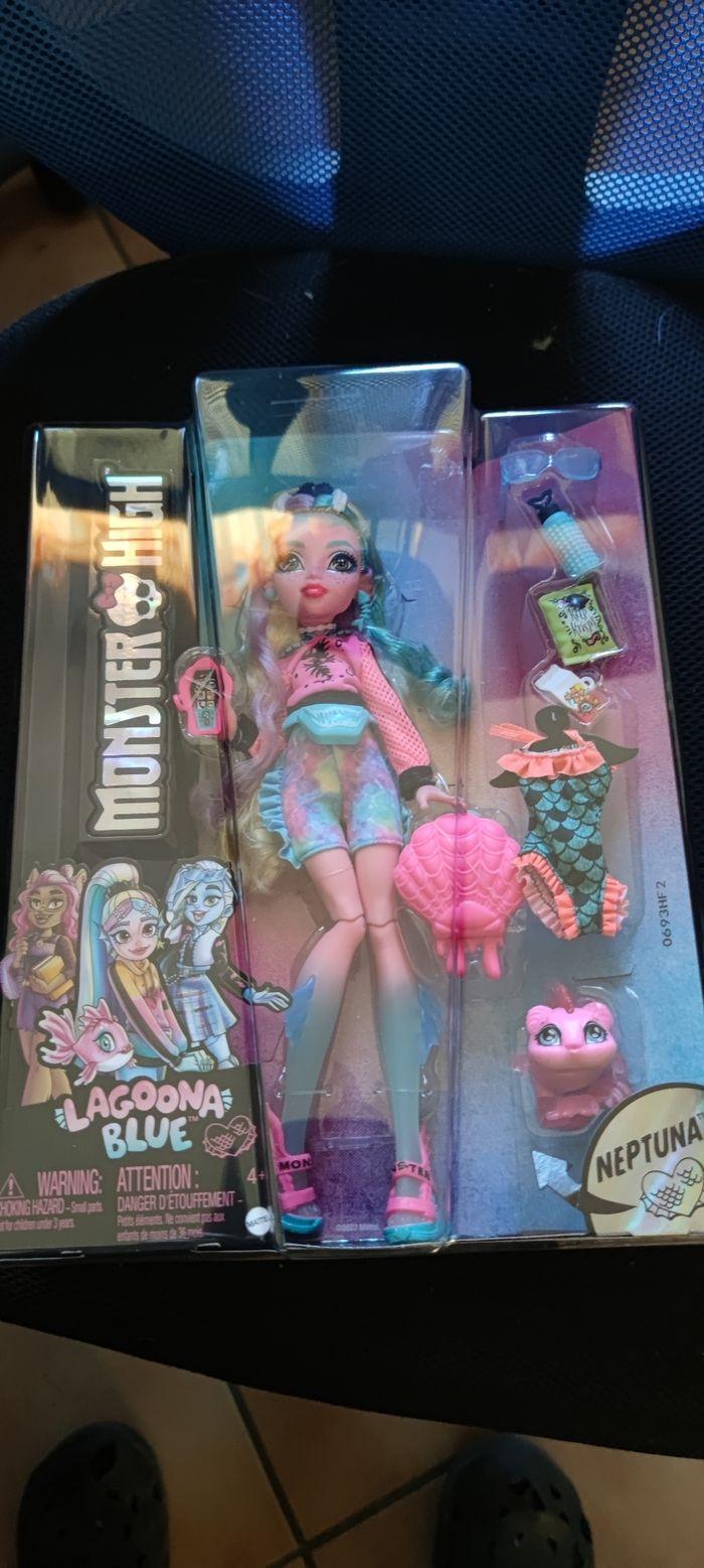 Poupée Monster high Lagoona blue neuf 4 ans - photo numéro 1