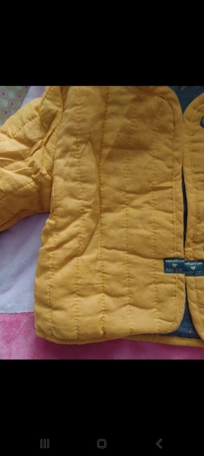 Très jolie petite veste bébé fille  T  6 mois = 68cm - photo numéro 2