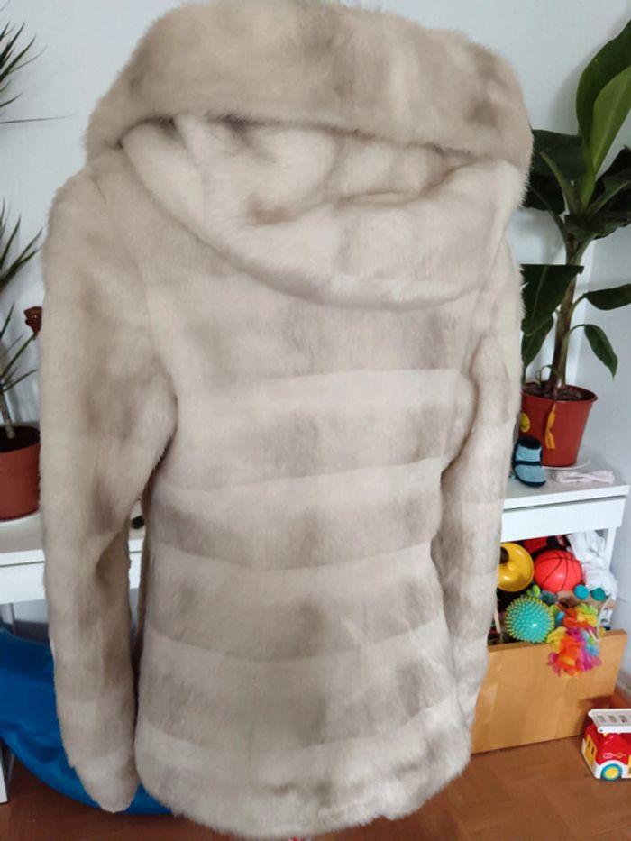 Manteau fausse fourrure beige - photo numéro 2