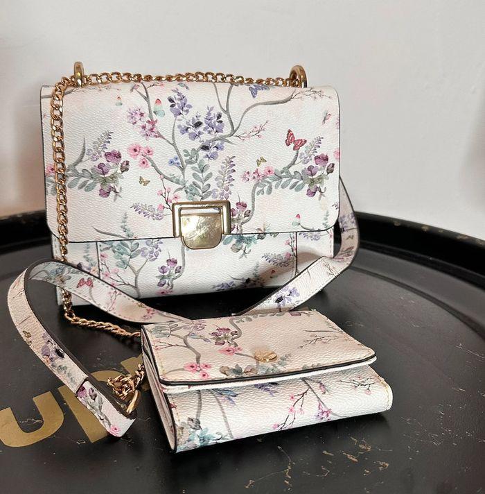 Sac à main Parfois porté épaules fleuri avec son portefeuille - photo numéro 2