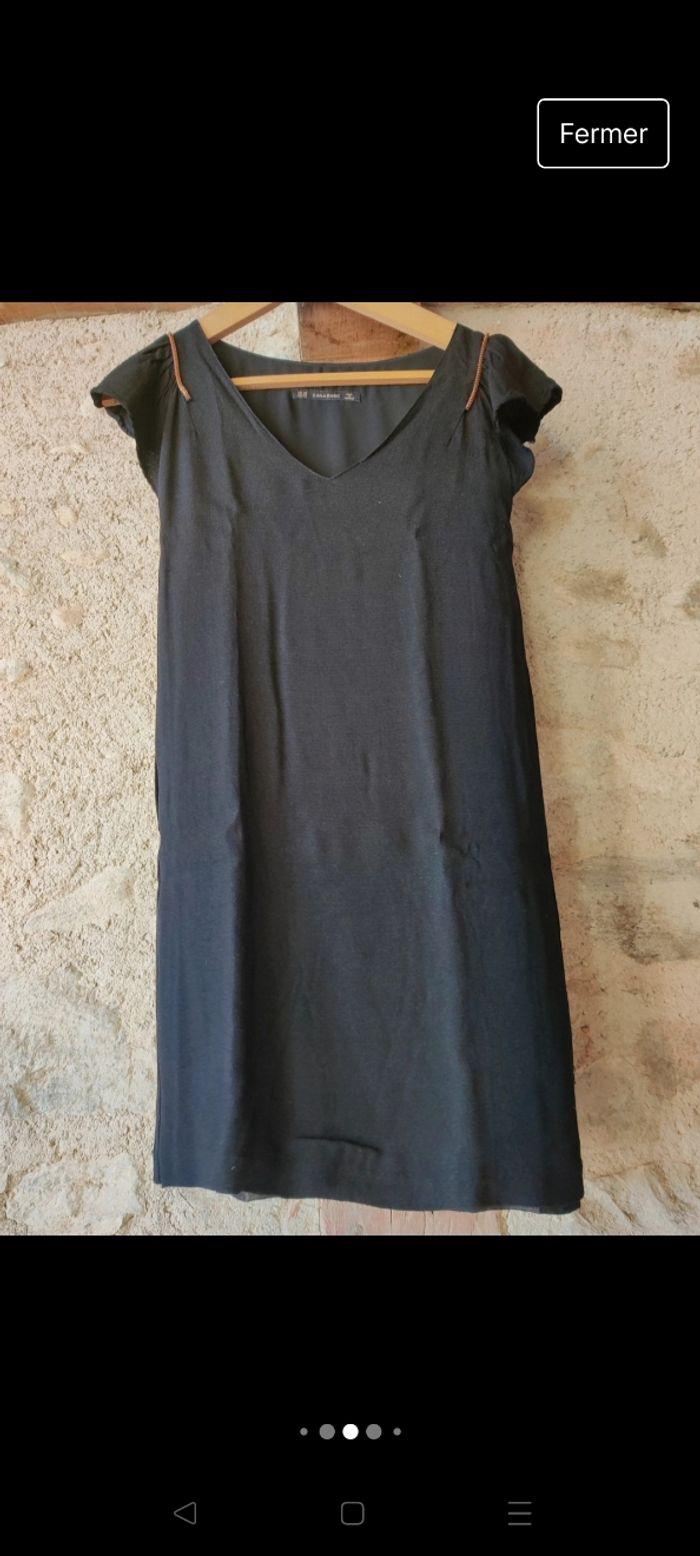 Petite robe noire détails épaules Zara taille 34
Doublée - photo numéro 7