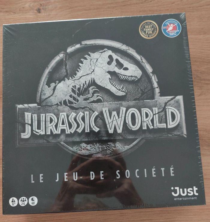 Jeu de société Jurassic World neuf - photo numéro 1