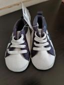 Chaussure bébé 17/18 neuf