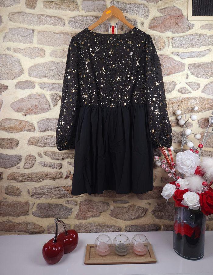 Robe de soirée manches bouffantes noire et dorée Femme taille 54 marque Boohoo 🍬 - photo numéro 3