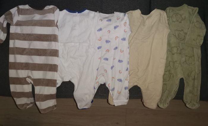 Lot pyjamas bébé 6 mois - photo numéro 2