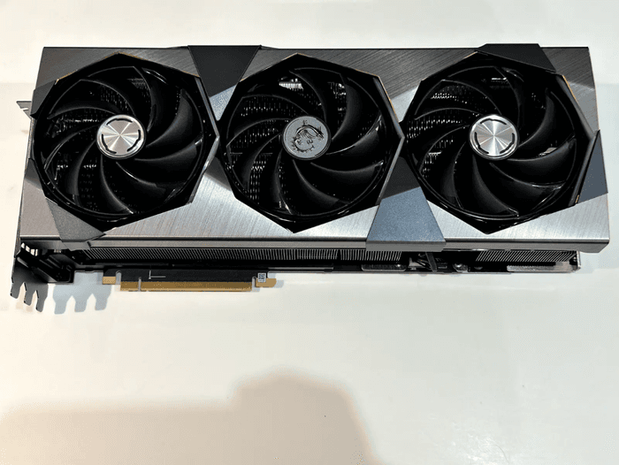 NVIDIA MSI RTX 4090 SUPRIMX 24Go - photo numéro 2