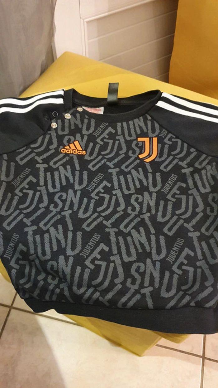 Survêtement Juventus et Baskets - photo numéro 3