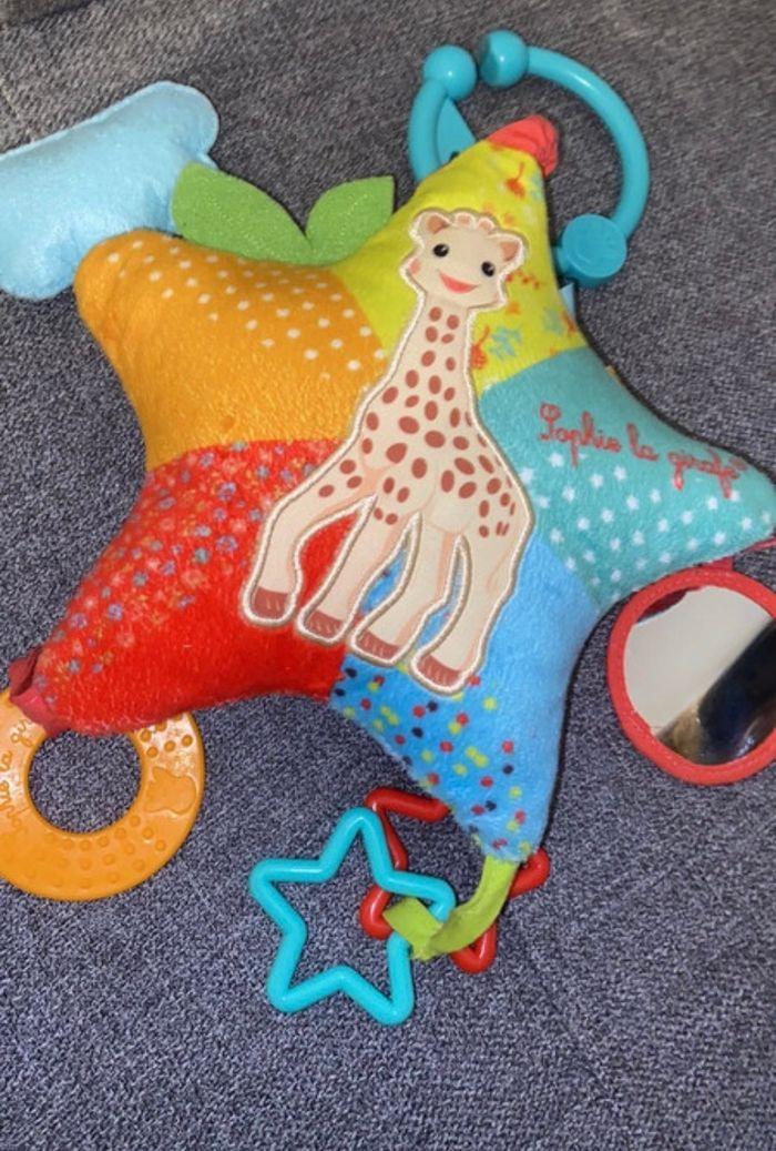 Hochet étoile d’activités Sophie la girafe