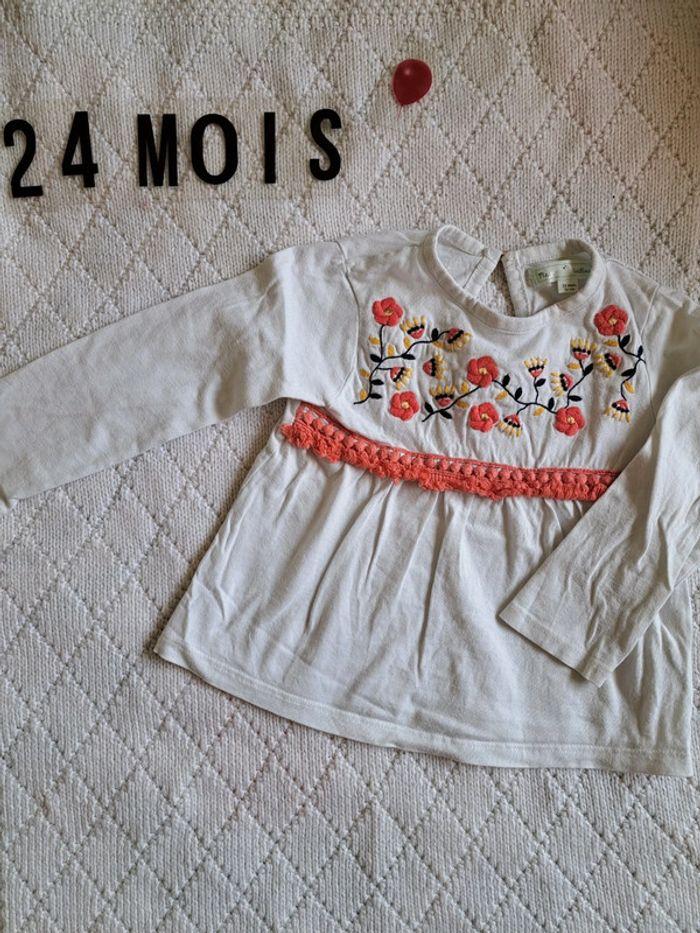 T-shirt manches longues blanc motifs fleuris Mes petits Cailloux fille 24 mois - photo numéro 1