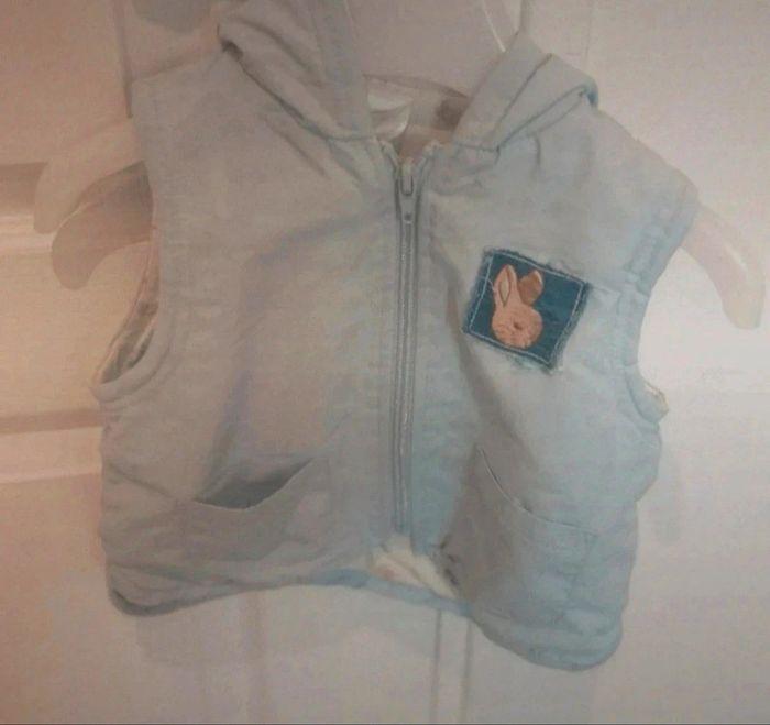 Veste sans manche garçon baby club 12 mois - photo numéro 1