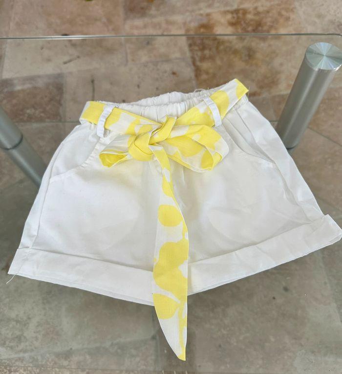 Short blanc ruban jaune Chicaprie - photo numéro 1