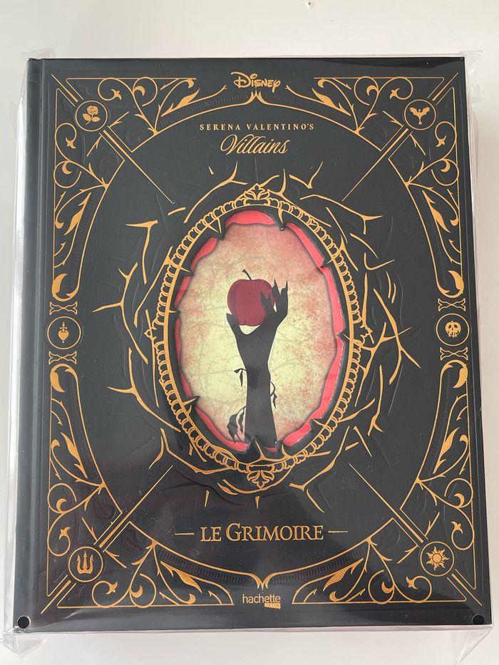 Le Grimoire Villains Disney - photo numéro 1