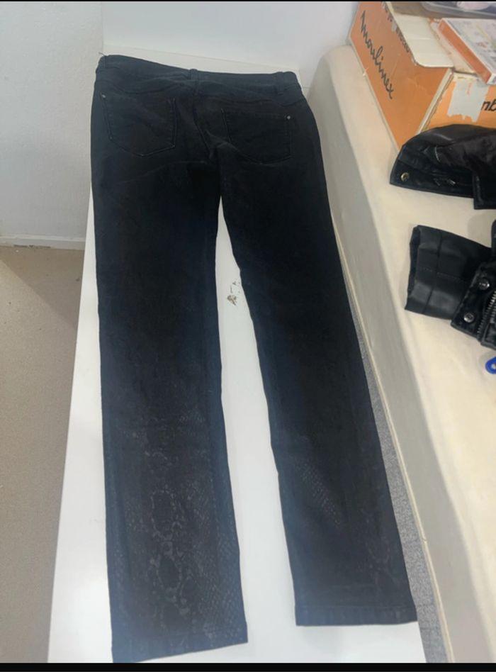 Bonsoir je vend un pantalon  noir femme - photo numéro 2