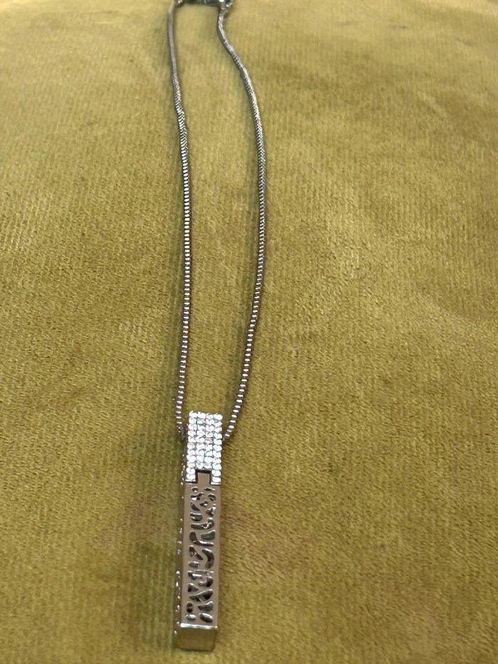 Collier avec pendentif bar et strass - photo numéro 2