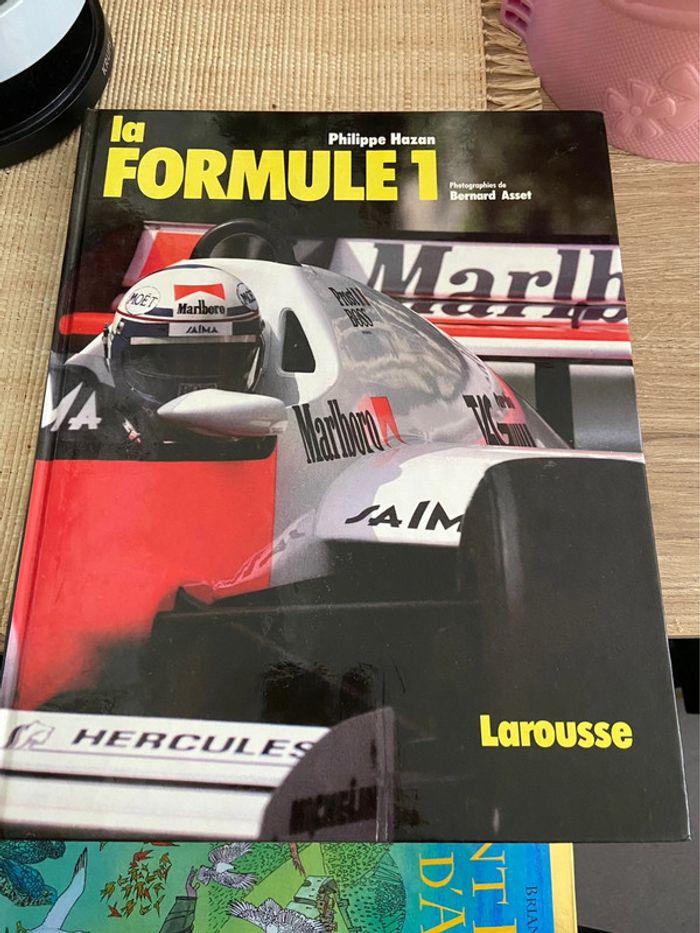 Livre Larousse la Formule 1 - photo numéro 1