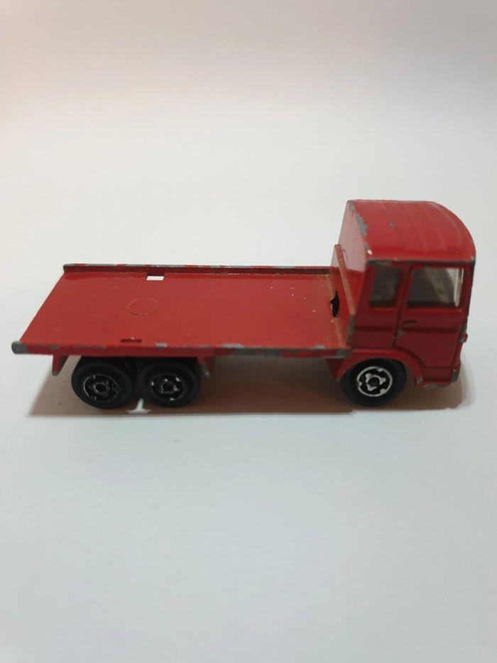 Majorette camion plateau Saviem rouge 1/100 Made in France 🇫🇷 - photo numéro 5