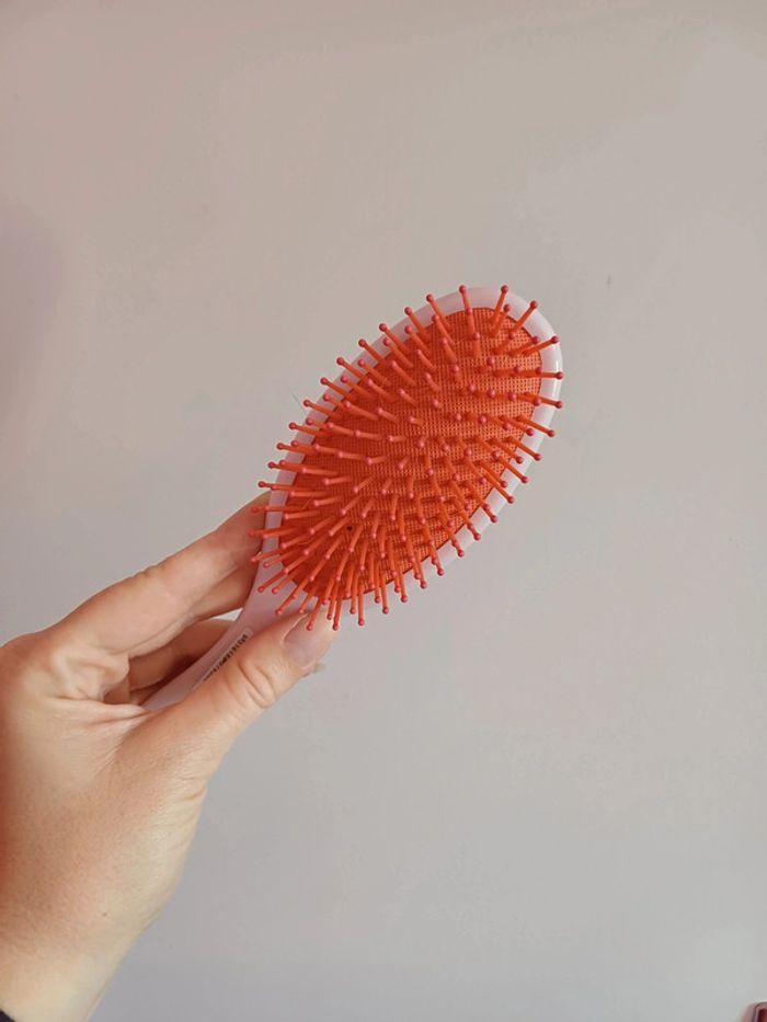 Brosse a cheveux - photo numéro 2