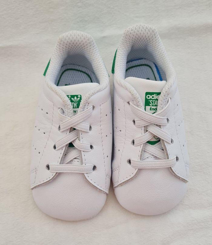 Chausson Basket  blanche  et verte Stan Smith - Taille 18 - Adidas - photo numéro 1