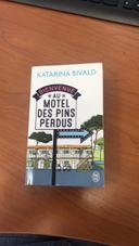 Livre Au Motel des Pins perdus