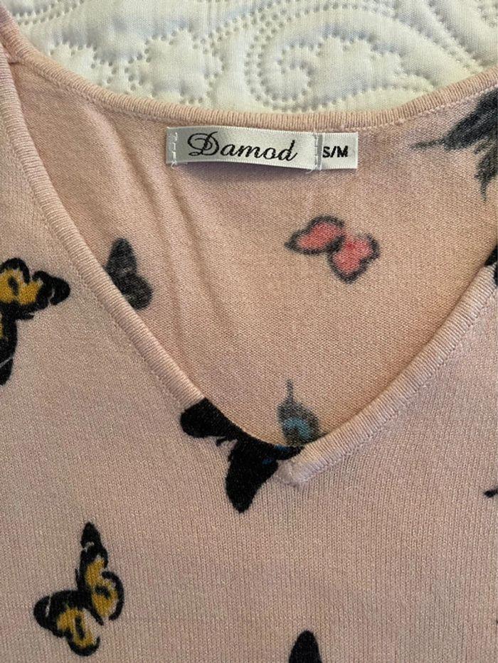 Joli petit pull rose avec papillons - photo numéro 4