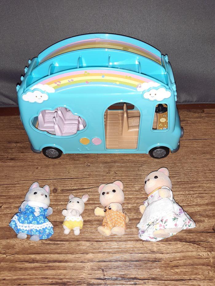 Sylvanian family avec bus arc en ciel - photo numéro 2