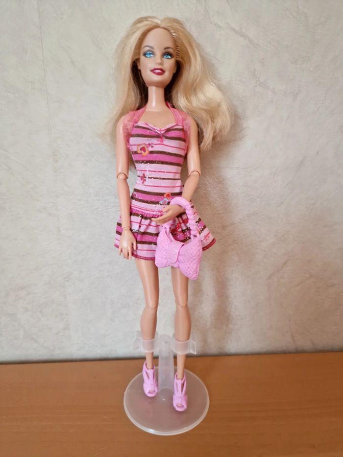 Poupée Barbie fashionistas swappin' styles Mattel en TBE - photo numéro 1