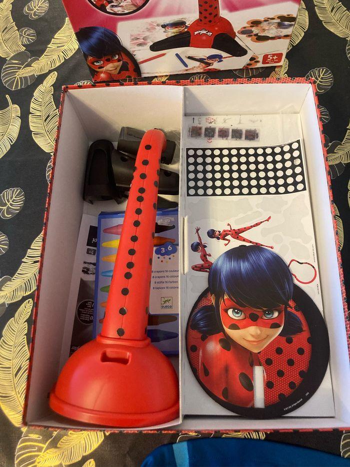 Miraculous Ladybug. Projecteur a dessins - photo numéro 2