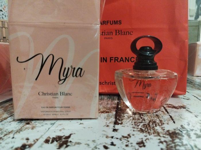 Parfum femme myra Christian blanc - photo numéro 1