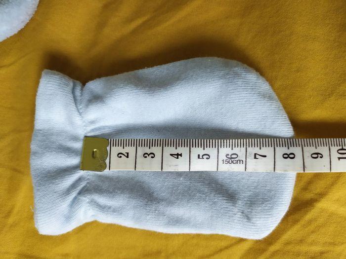 Lot bonnet, gant et chaussons bébé - photo numéro 2