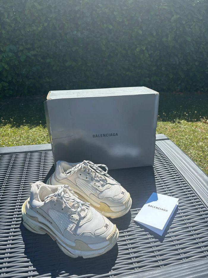 Triple S Balenciaga avec facture - photo numéro 1