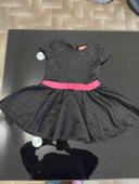 Robe noir et rose 4 ans