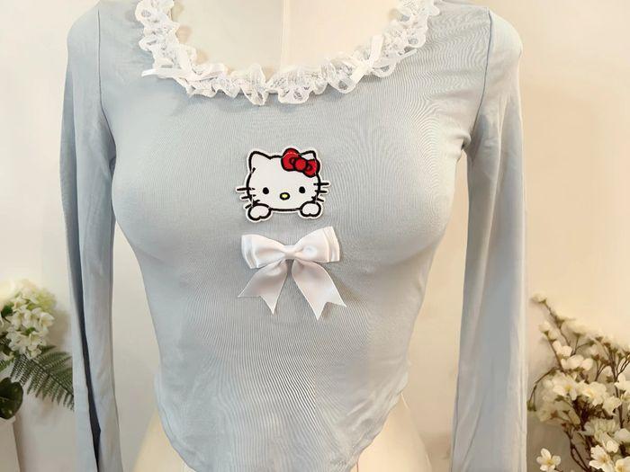 Pull style Sanrio Hello Kitty - photo numéro 3