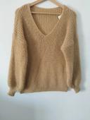 Pull col V avec laine effet brillant camel