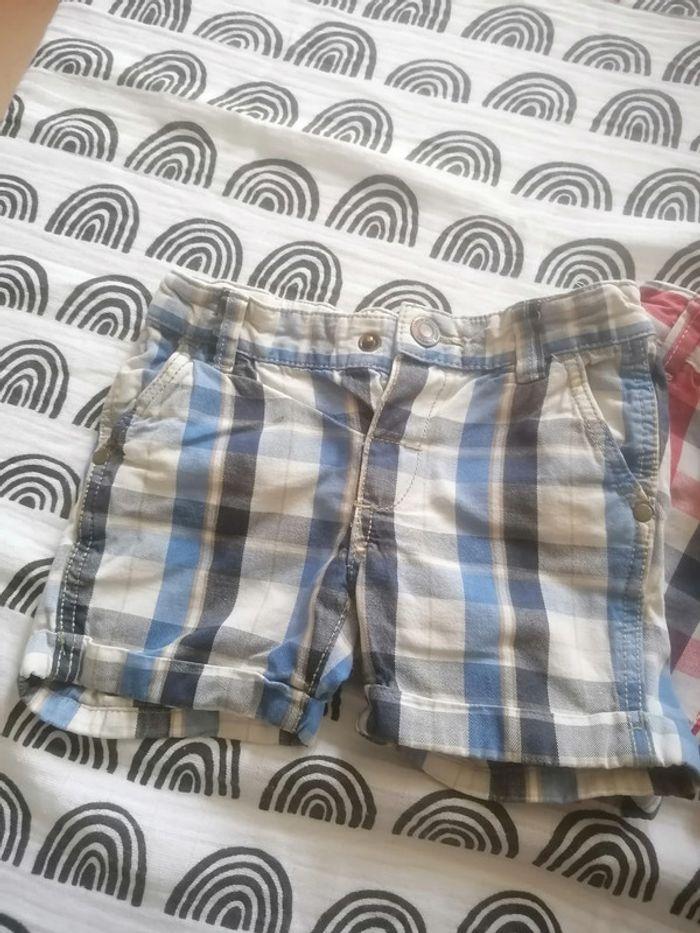 Lot de 3 bermudas. 6 mois. - photo numéro 2