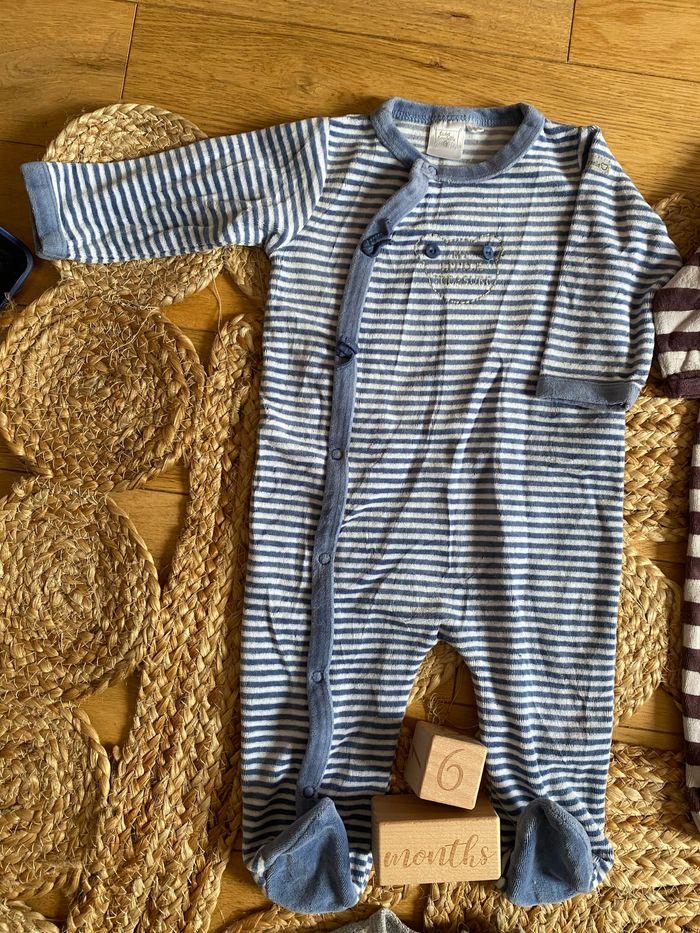 Lot 12 mois 3 pyjamas rayures et un body - photo numéro 5