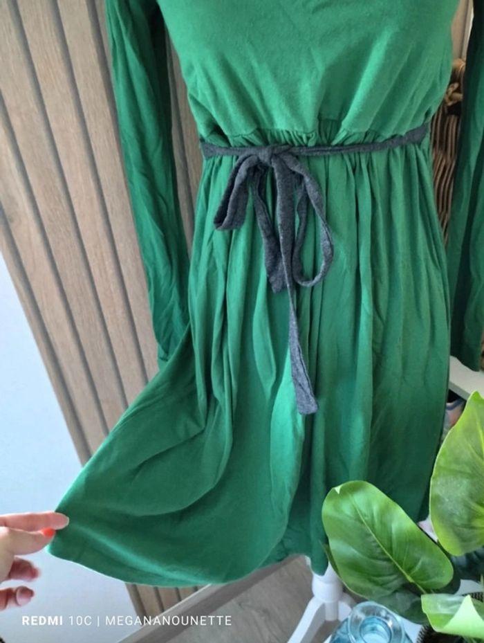 🦋 Jolie robe vert émeraude cintrée manche longue Taille 38 Boutique Local - photo numéro 4