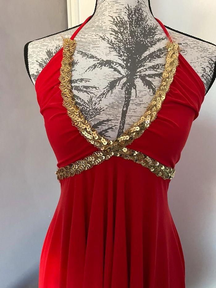 Robe rouge avec strass - photo numéro 2