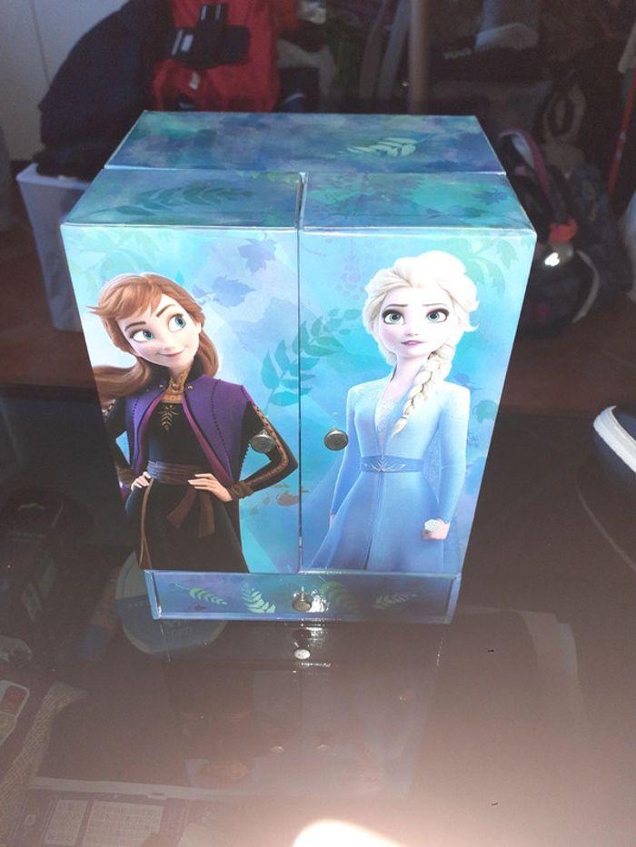 Armoire de je jeux Reine des neiges - photo numéro 1