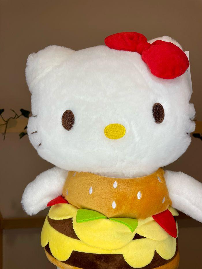 Peluche Hello Kitty déguisement Hamburger - photo numéro 9