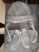 Lot 3 pieces bonnet snood et moufles T49