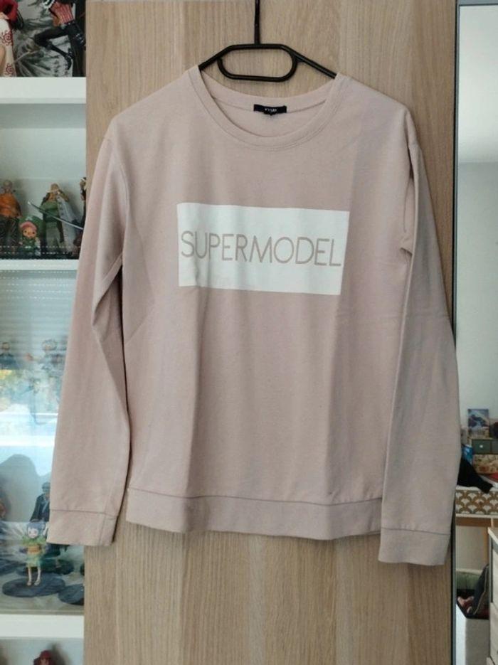 Pull sweat rose pale "supermodel" 
Kiabi -Taille S 36