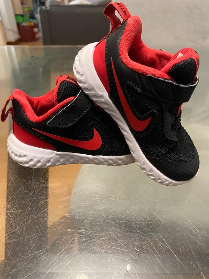 Basket Nike révolution t22 - photo numéro 1