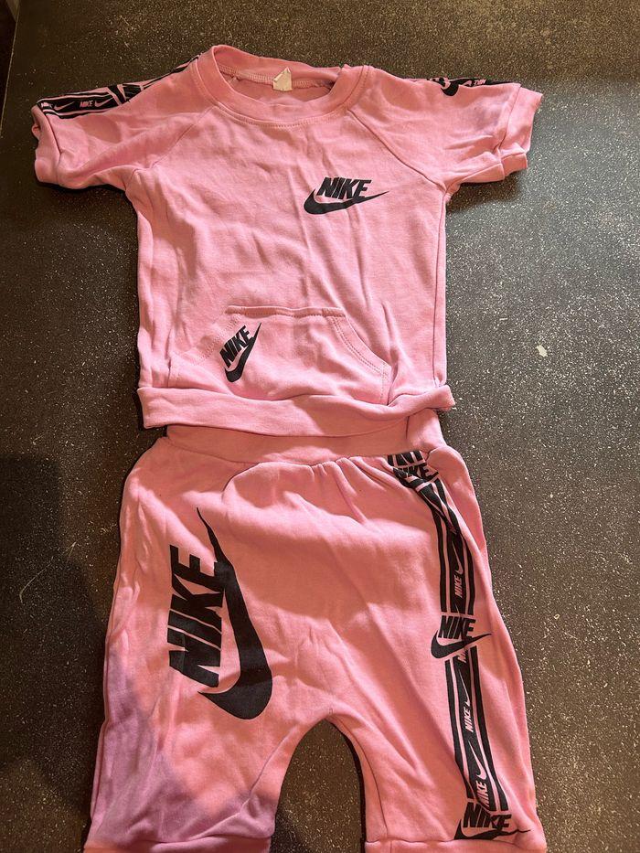 Ensemble Nike rose